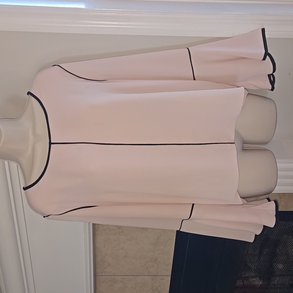 Sz L Vince Camuto blush color blouse